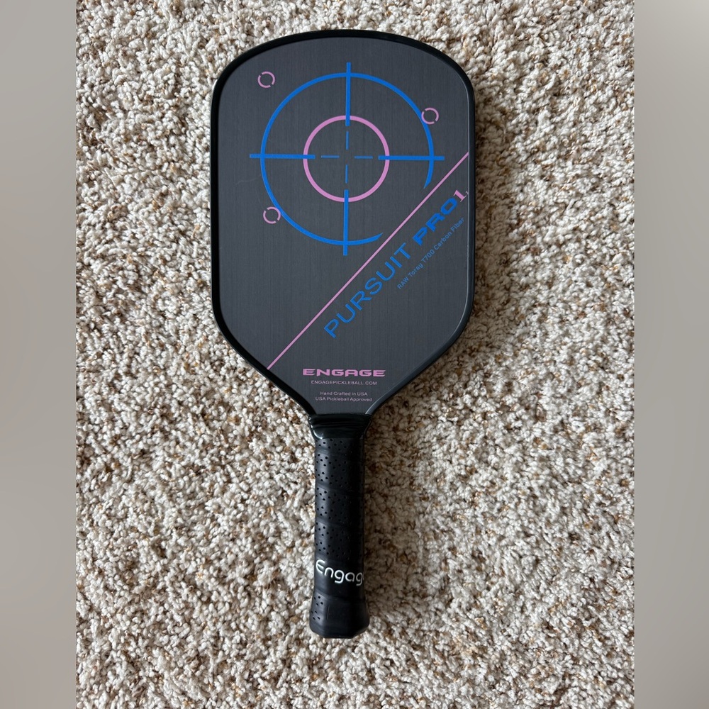 Like new Engage Pursuit Pro 1 Pickleball Paddle